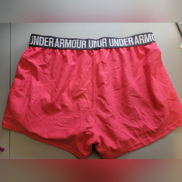 Under Armour shorts size M - Picture 2 of 3